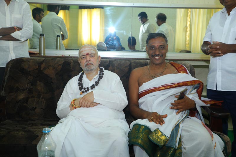 Sri Mulugu Ramalingeshwara Varaprasad Siddhanti was honoured with Jyotishyasastra Vignana Visharadha at Tummalapalli Kalakshetram, Vijayawada (310)